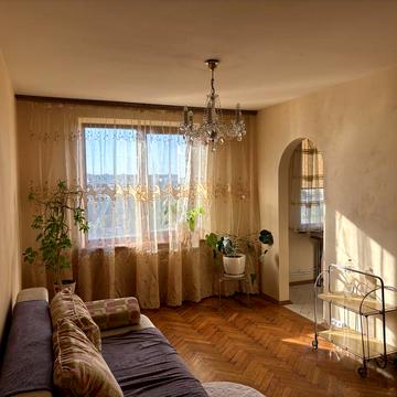 Продам приятную 3 к. кв. от м. Спортивная 1 мин. пешком (сертификат)