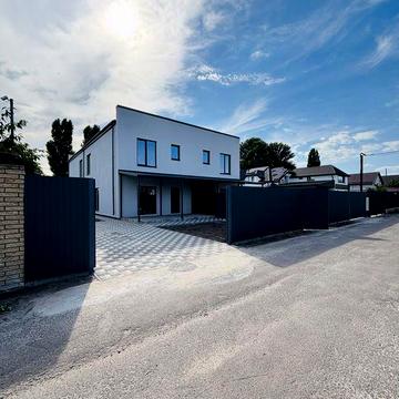 Продаж (1 секції) Новобудови 100 м² | власна земля 2.5 сотки