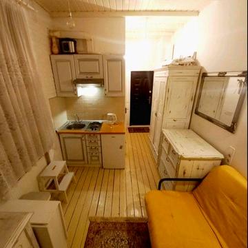 Продам 1 комнатная квартира метро Вокзальная (Южный Вокзал).Недорого!