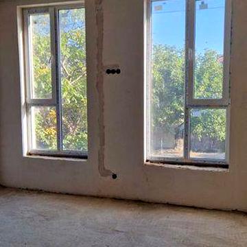 Продам 1-комнатную квартиру в новом сданном доме на Малиновского ЖК Брусника