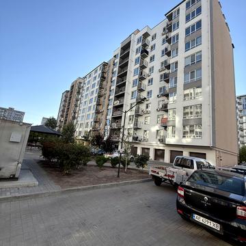 Сімейна вул., 5