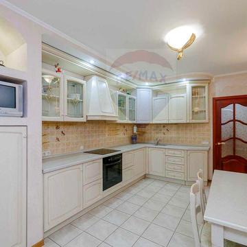 Без% Продаж 3-к квартири,  Ахматової 16-Б метро Позняки