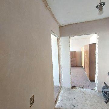 Продаж квартири біля НАУ під ремонт!