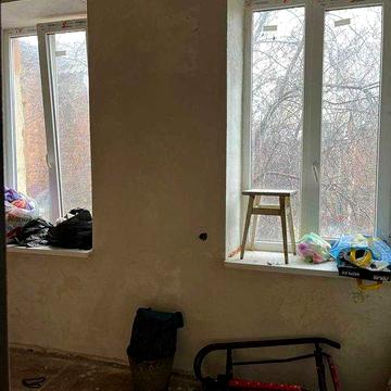 Продам 3к кв. по вул.  Молочній біля  Конного ринку