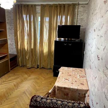 Сдам квартиру трехкомнатную.