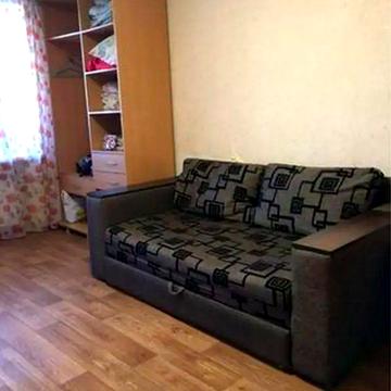 Червона вул., 8
