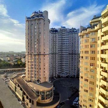 Центр города. Продам квартиру 990у.е за м2 Заходи и живи ЖК Чудо Город