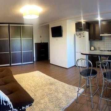 2-кімн.квартира район 5/5(пл.Дружби Народів)