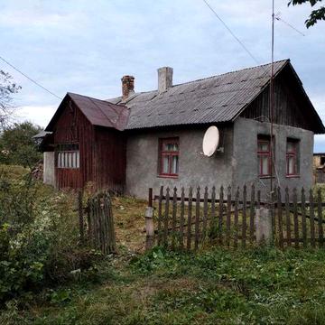 Продається земельна ділянка з будинком у мальовничому місті Белз