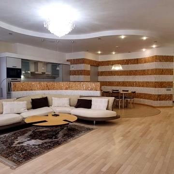 Богдана Хмельницького вул., 41