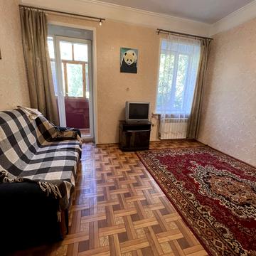 Фанатська вул., 21