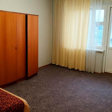 Київська вул., 64