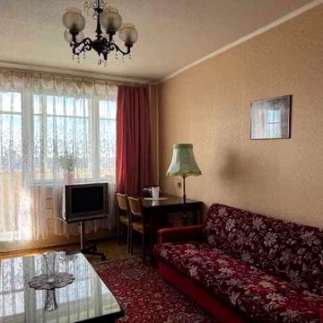 Продам 2к.кв  в 1 мин от  м "Студенческая".