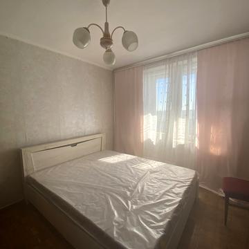 Мілютенка вул., 17