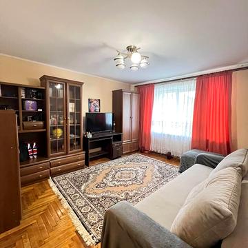 Євгена Коновальця вул., 46
