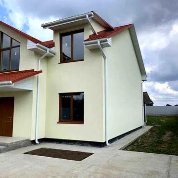 Продаж будинку: дуплекс в селі Білогородка, з великою ділянкою