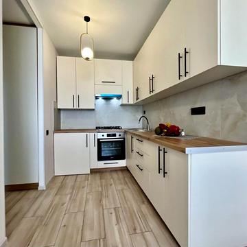 Красносільського вул., 43