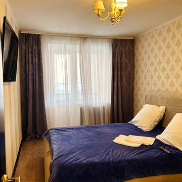 Макіївська вул., 7