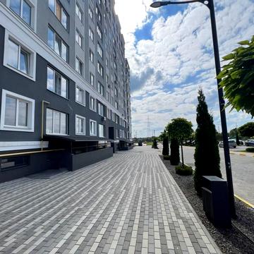 Івана Кожедуба вул., 8