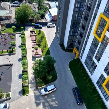 Героїв Крут вул. (Комунарів), 4/1