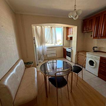 Актуально! 2-к., Бальзака, 8-В, ремонт, початок Троєщини, парк, озеро