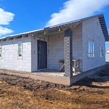 Будинок 100 м з комунікаціями +5 соток ділянка в м.Бориспіль