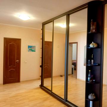 Хмельницька вул., 10