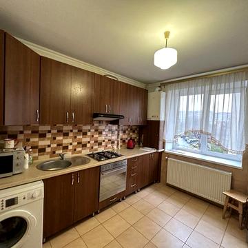 Продається трикімнатна квартира, вул. Галицька