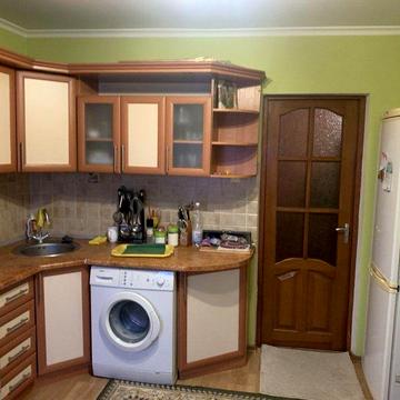 1 кім.кв. вул.Макарова, поряд "Кінза".