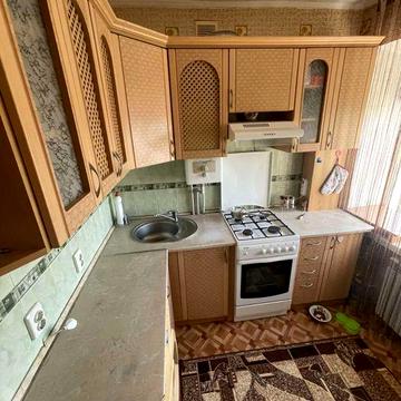 Здається 1 кімнатна на Бердичівській з меблями та побут. технікою.