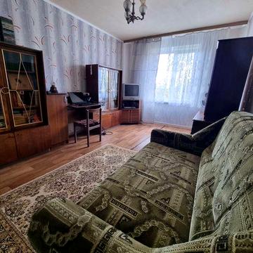 Продаж квартири Валки, 3 кімнати