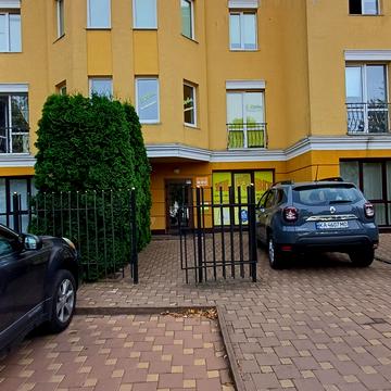 Вишнева вул., 36