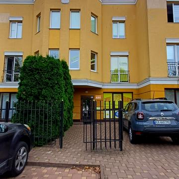 Вишнева вул., 36