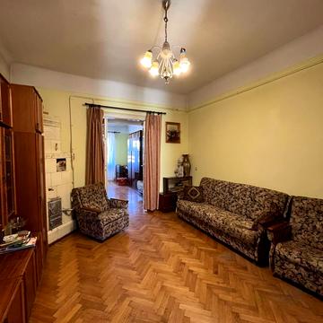 Андрея Шептицького вул., 12