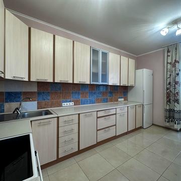 Воскресенська вул., 16-Б