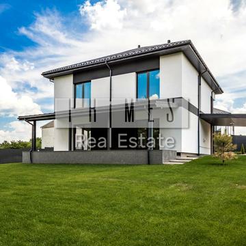 Вишнева вул.