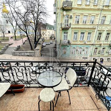 Михайлівська вул., 21-Б