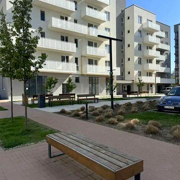 Продається простора 2-кімнатна квартира в сучасному комплексі.