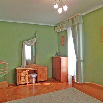Простора квартира біля метро Позняки, Харківська 5хв ходьби, Бажана пр