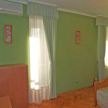 Простора квартира біля метро Позняки, Харківська 5хв ходьби, Бажана пр