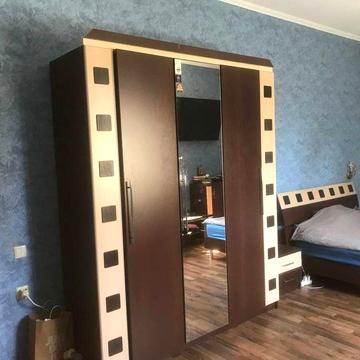 Будинок 200 м² з ремонтом, гараж та окрема будівля 40 м². Без посередн