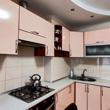 Продам 2 комн. в кирпичном доме на Радужном с ремонтом (025-850) ЖК «Радужный»