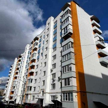 Квартира в центрі в зданому будинку ЖК Військовий
