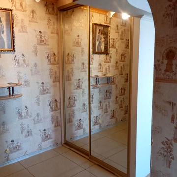 Університетський просп., 25