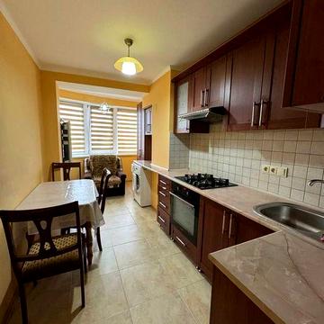 Продам 2 кім в центрі міста