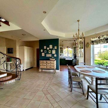 Продаж будинку з дизайнерським ремонтом в Ірпені, вул. Висоцького