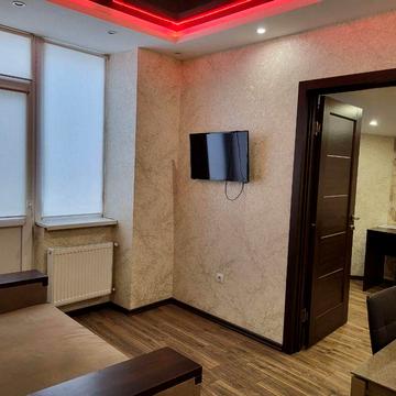 Сдам 3 комн. квартиру Центр м. Арх. Бекетова 3 мин.