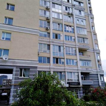 Продам двокімнатну квартиру Перемоги 119А
