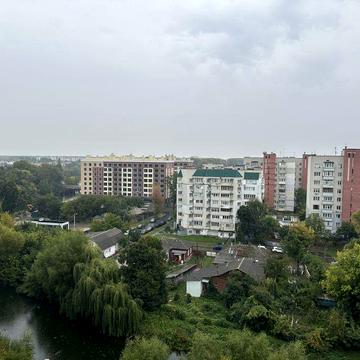 Продам двокімнатну квартиру Перемоги 119А