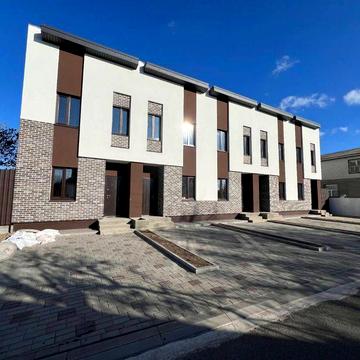 ПРОДАЖ ТАУНХАУСА біля лісу. Галина